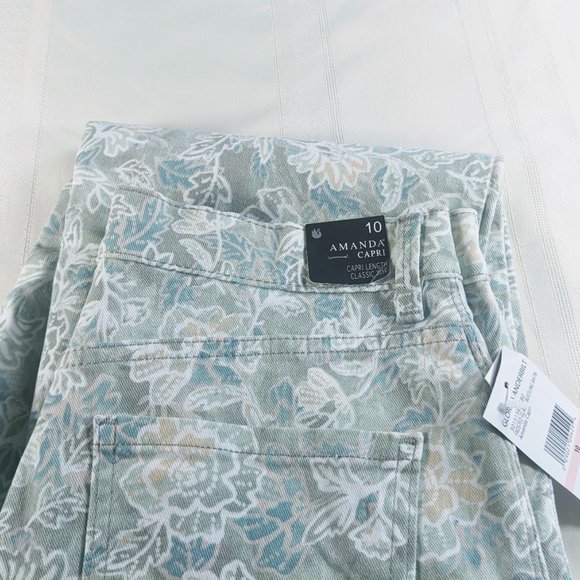 NWT Gloria Vanderbilt Floral Amanda Capri Jeans Size 10 - Picture 5 of 7
